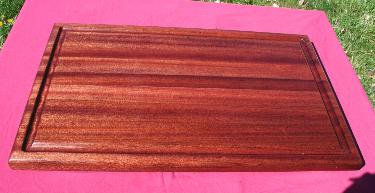 Sapele Edge Grain Cutting Board