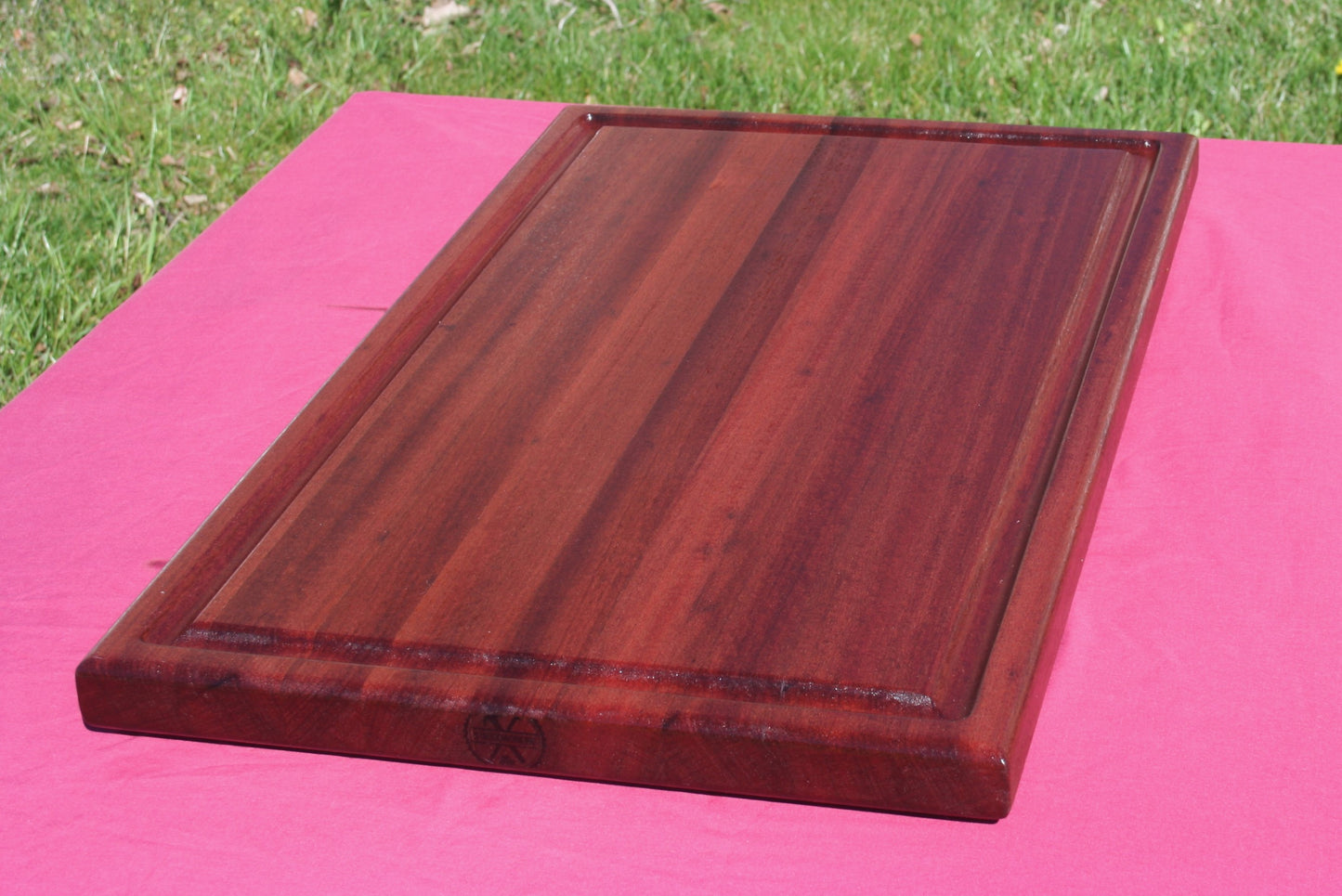 Sapele Edge Grain Cutting Board